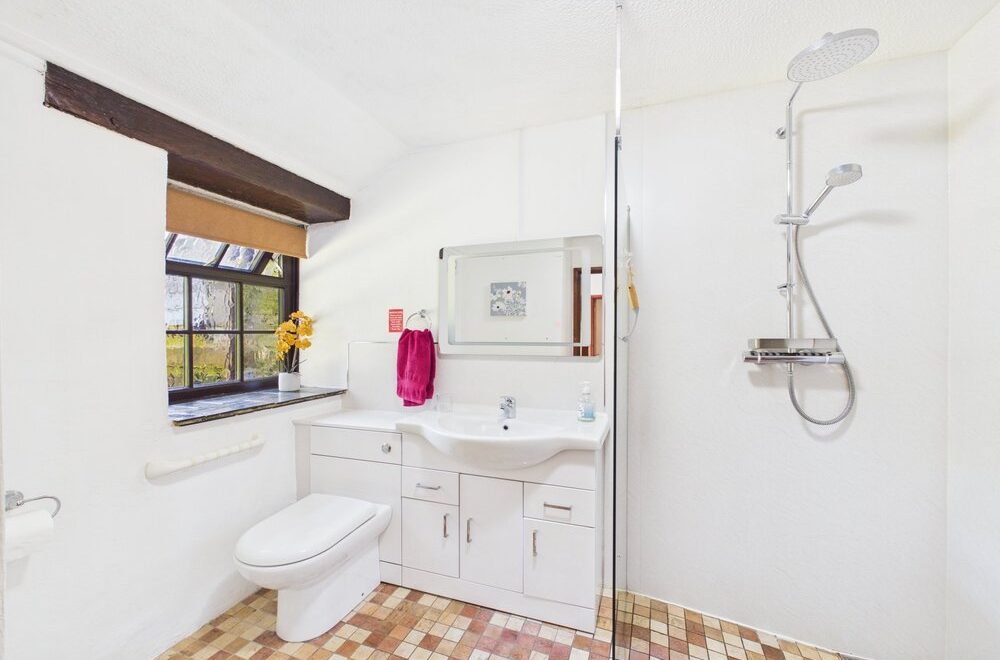 roundhouse bathroom for website