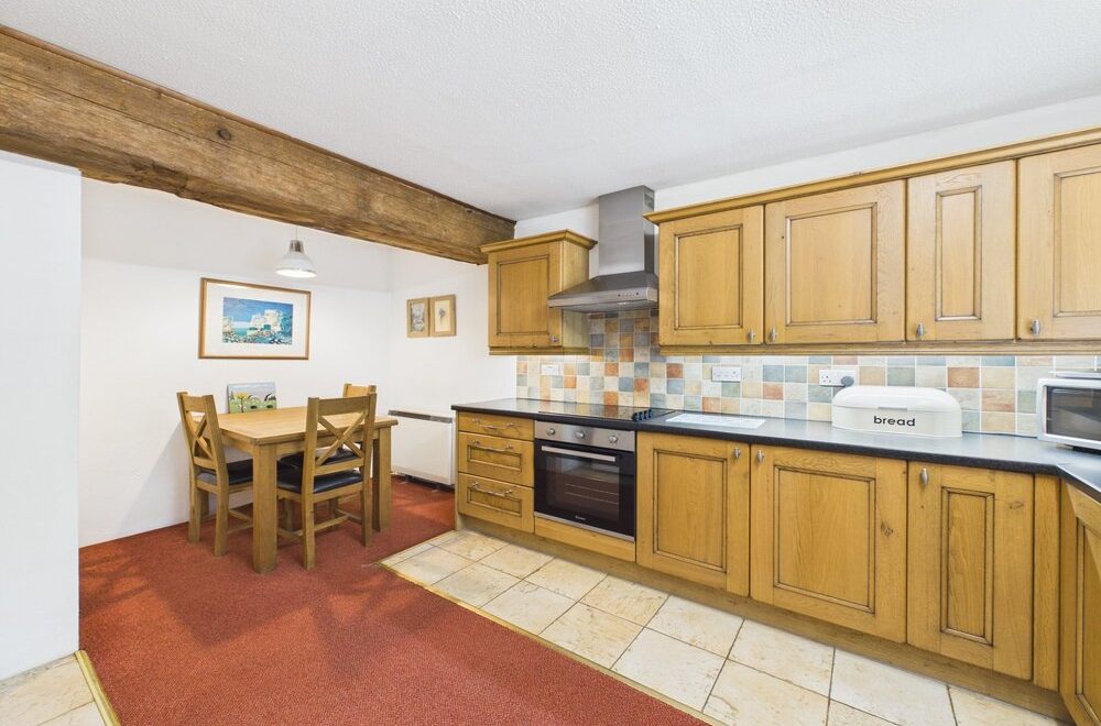 roundhouse kitchentable for website